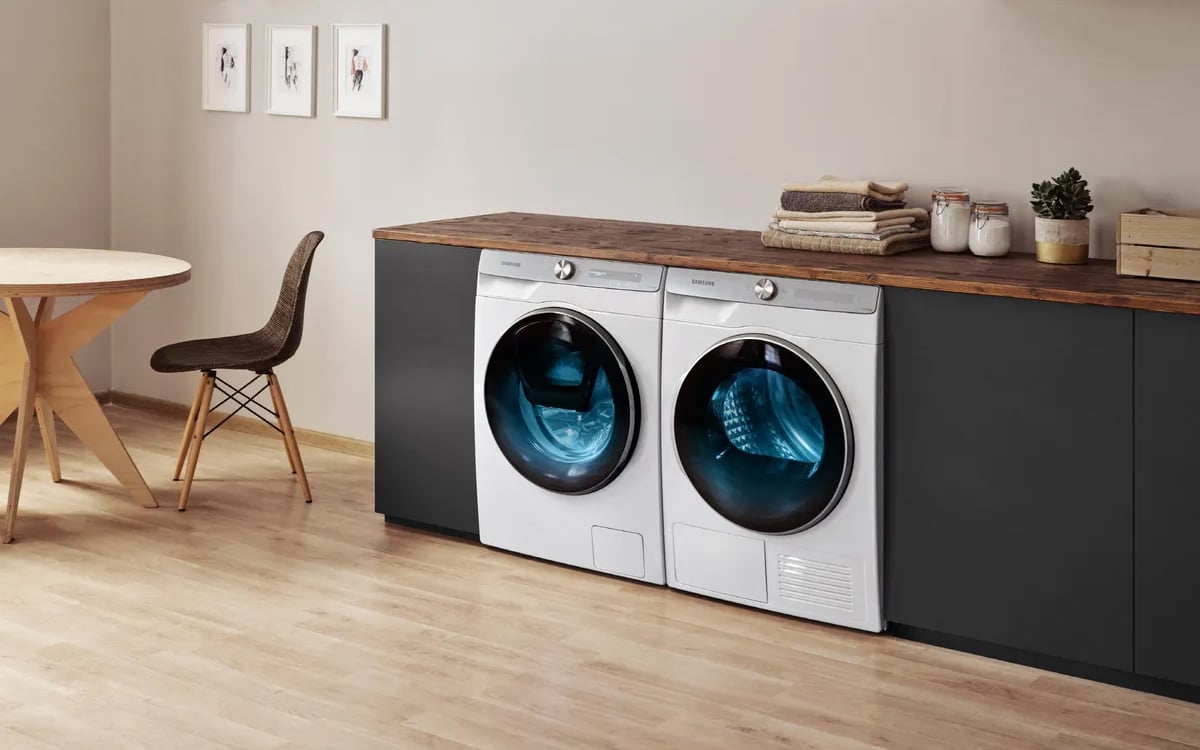 Free washing outlet machine